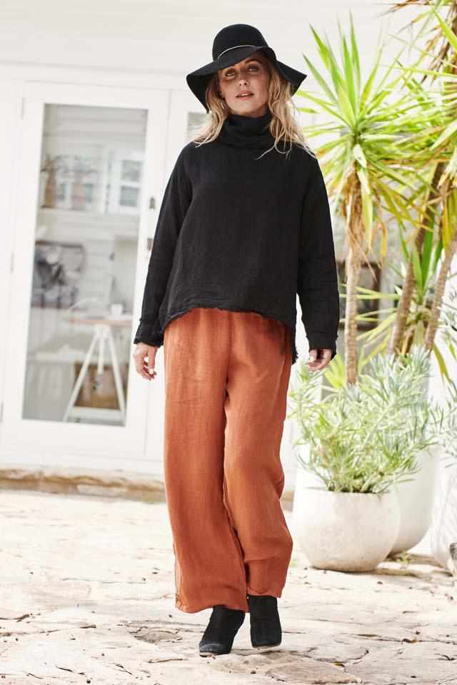 Sienna The Linen Baron Top - Black Black / S/M,Black / M/L