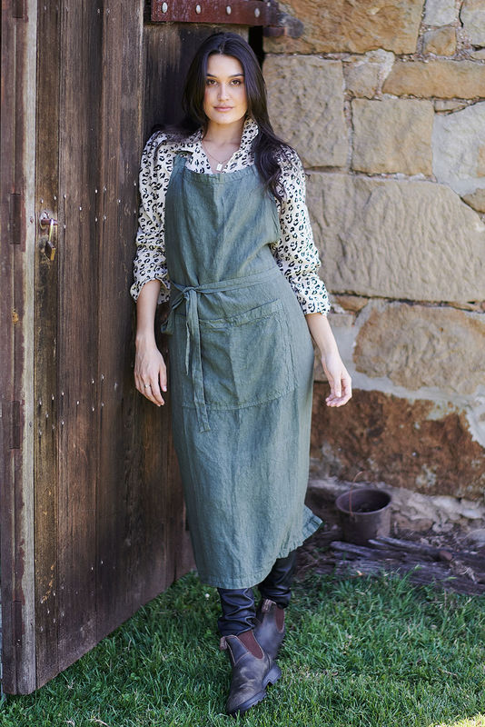 Linen apron - khaki