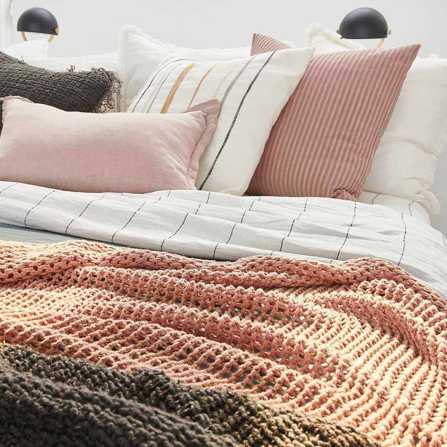 Sienna Abrazo Throw - Rose Dust Rose Dust / Rectangle: 200x140cm