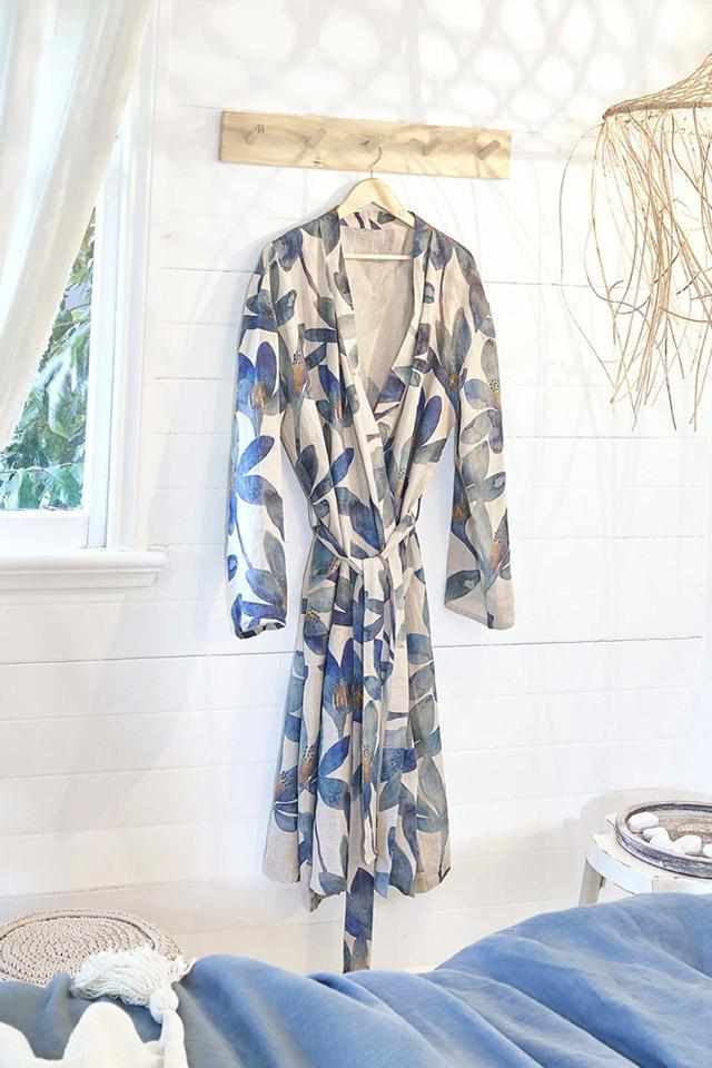 Dark Gray The Tulip Linen Robe OSFA / Blue Floral