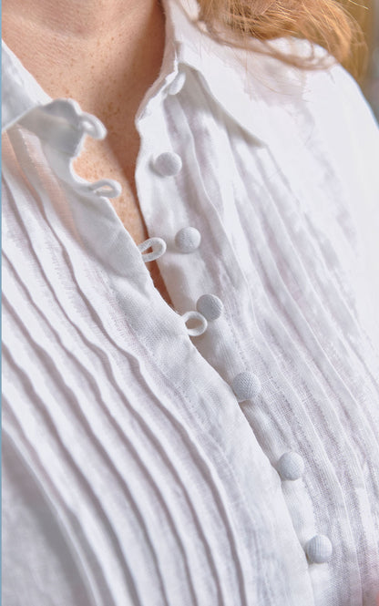 Button up blouse with pleats in white