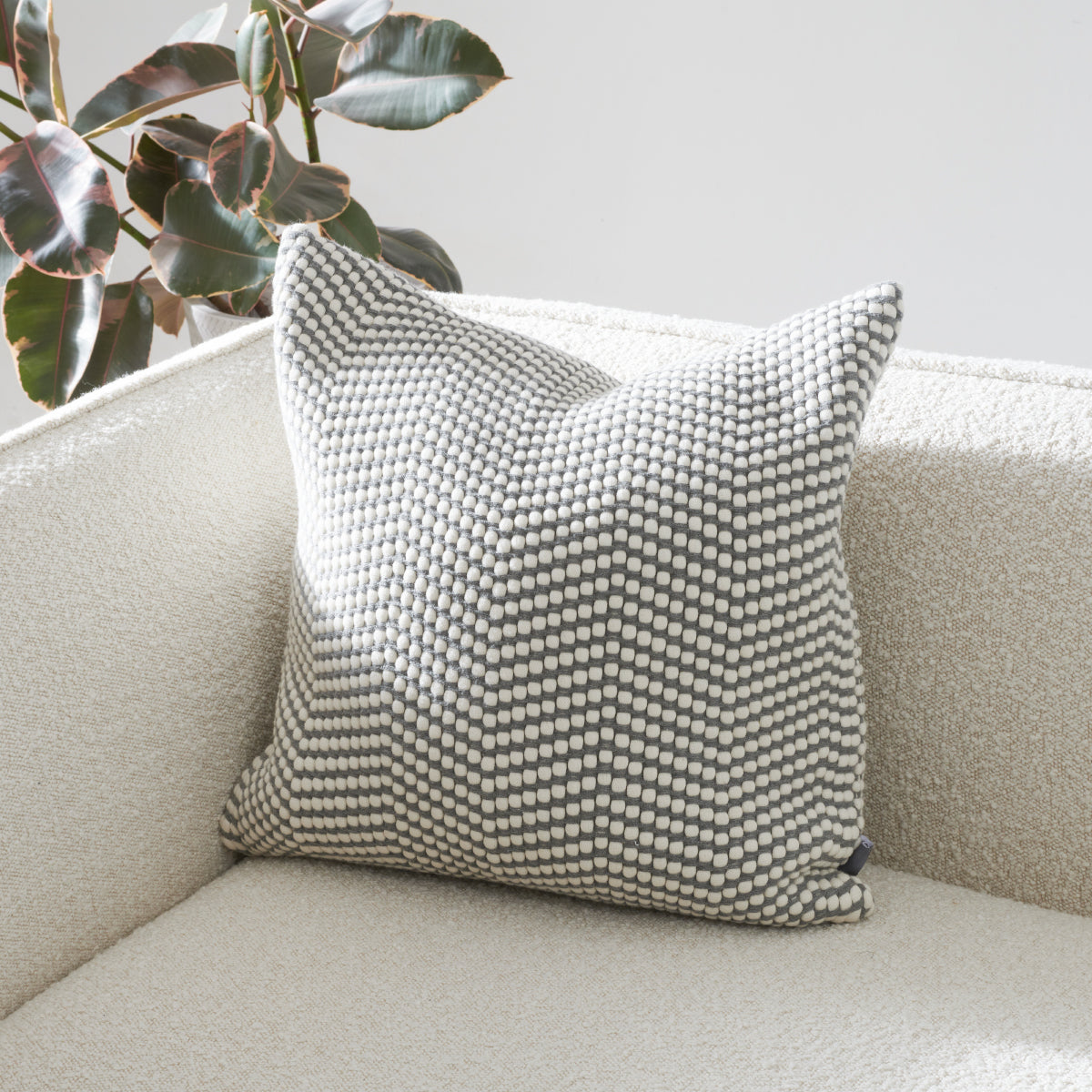 Favo Cushion