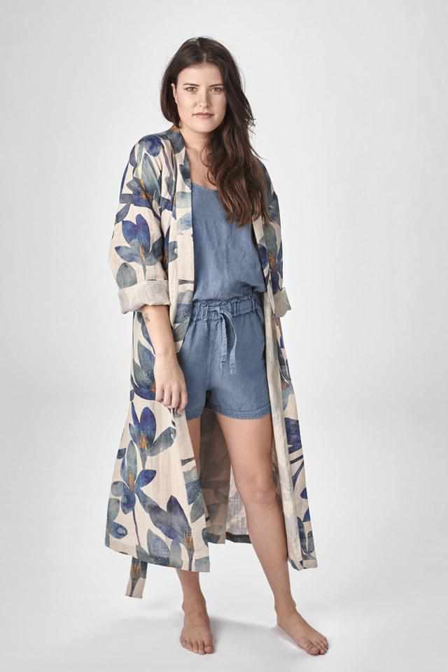 Lavender The Tulip Linen Robe OSFA / Blue Floral