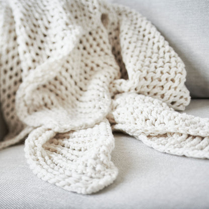 Abrazo throw -  white 