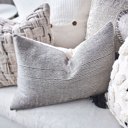 Vigare Linen Cushion - Black/Natural - 40x60cm