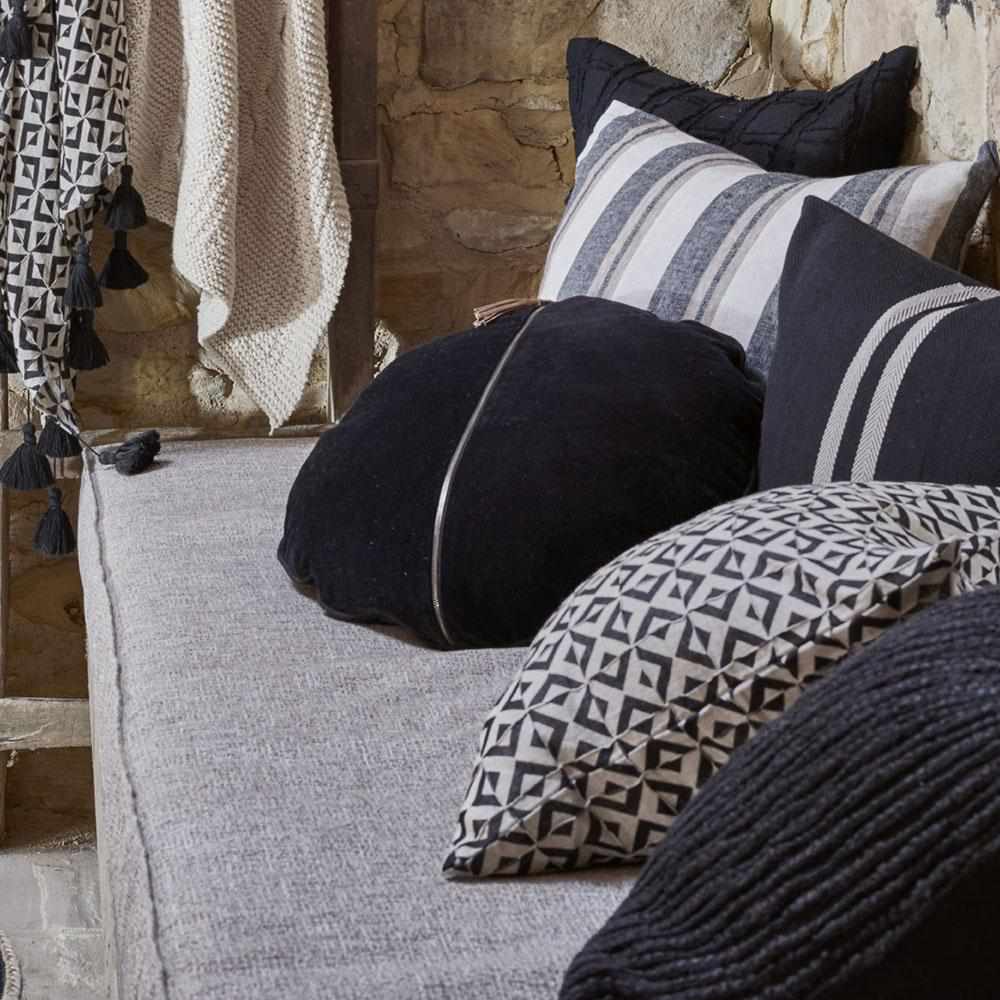 Black Simpatico Cushion - Black/Natural Black/Natural / Rectangle: 50x60cm