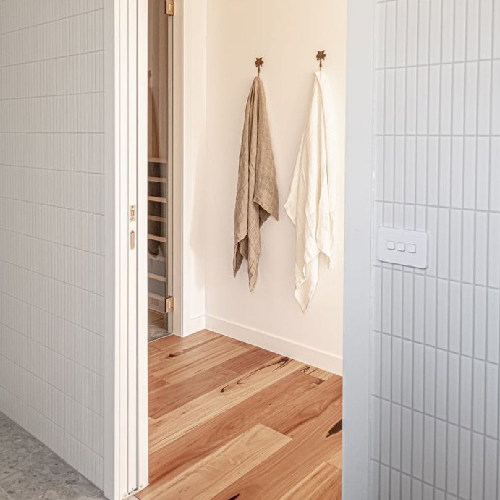 Mayla Hand Woven Linen Bath Towel (Set of 2) - Ivory