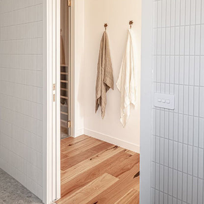 Mayla Hand Woven Linen Bath Towel (Set of 2) - Ivory